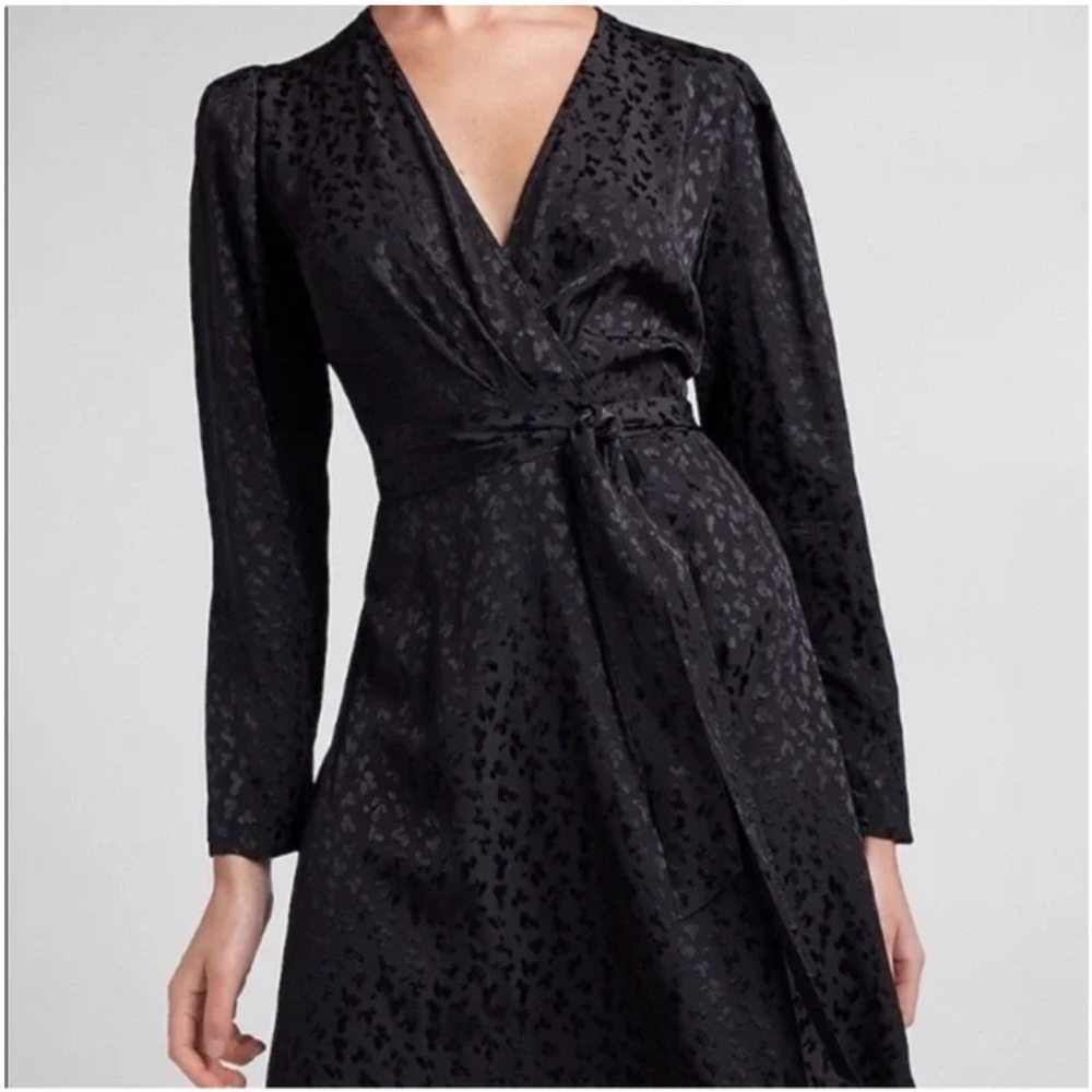 Express NEW Women's Black‎ Puff Sleeve Wrap Dress Satin Leopard Print Size Small